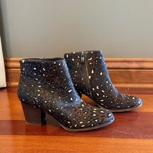 Michael Shannon Leopard Print Calf Hide Ankle Boots Booties, Size 7